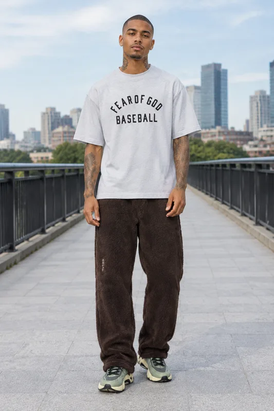 Outfit met Relaxed T-Shirt met Ronde, sportkledingmodellen en Adidas Intimidation Retro · Milo